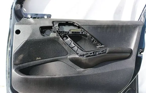 Peugeot 208 Front door card panel trim