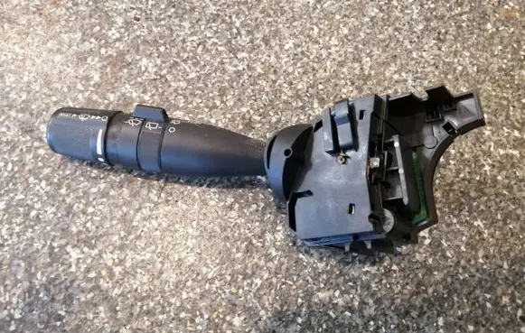 Chrysler Town & Country V Wiper control stalk 28149996