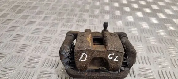 Nissan Qashqai+2 Rear brake caliper