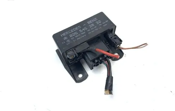 Mercedes-Benz A W168 Glow plug pre-heat relay 0255452832 899075000