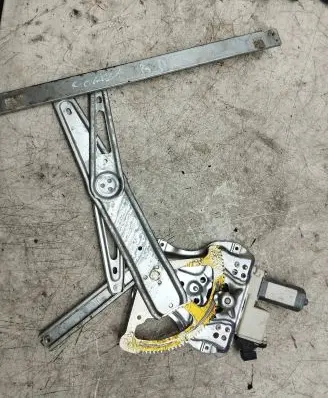 Toyota Corolla E120 E130 Front door window regulator with motor 992046100