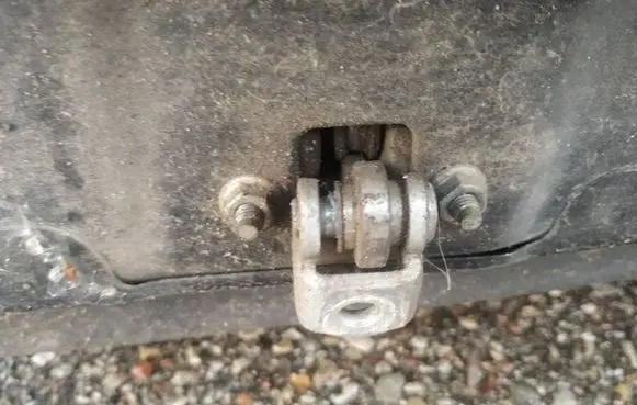 Opel Vectra C Rear door check strap stopper