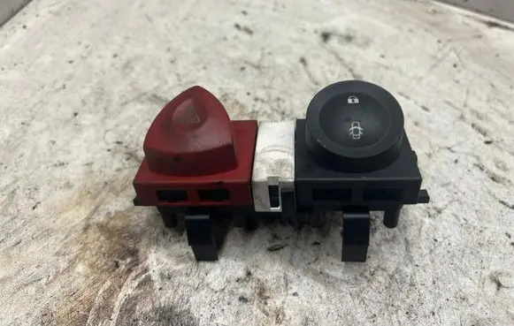 Renault Megane II Hazard light switch 8200095493