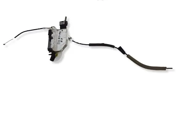 Citroen Berlingo Front door lock PSA828406 6233M0761K1 A01852