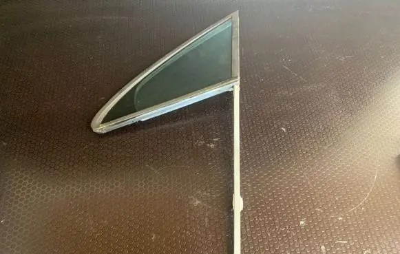 Peugeot 407 Front door vent window glass four-door DOT24AS2M25 43R00049