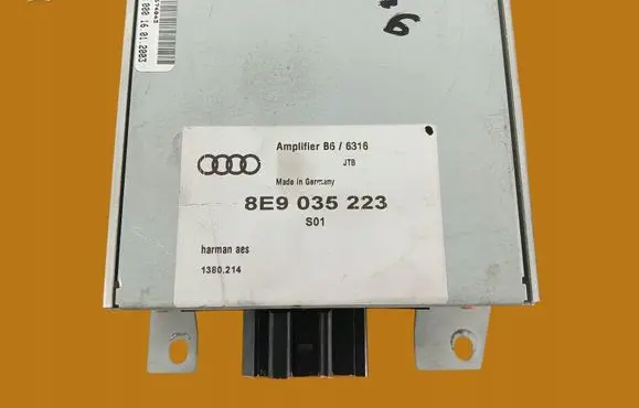 Audi A4 S4 B6 8E 8H Sound amplifier 8E9035223