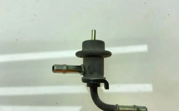 Subaru Legacy Fuel pressure regulator 22670AA300 22670AA290 22670AA