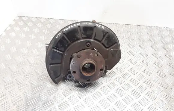 Volkswagen Touran II Front wheel hub