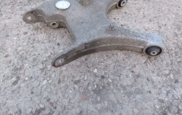 BMW 5 E39 Rear upper control arm/wishbone 1091486