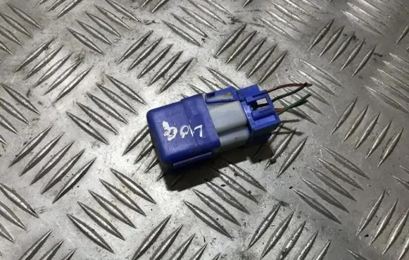 Nissan Navara D22 Other relay 2523079981