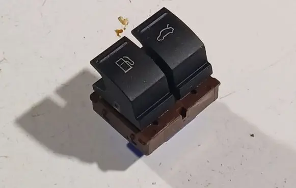 Volkswagen PASSAT B6 Fuel tank opening switch 3c0959903b