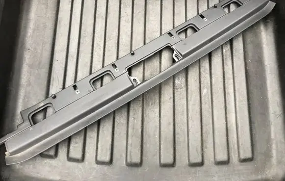Land Rover Discovery 5 Trunk/boot sill cover protection HY32425A92BE