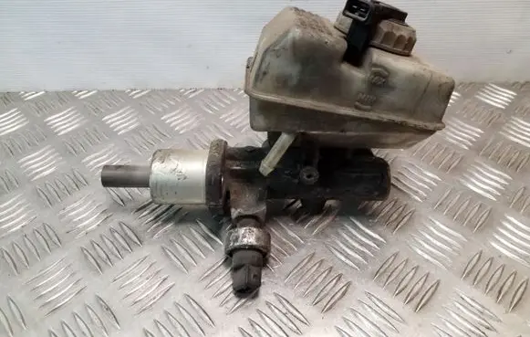 Volvo S70 V70 V70 XC Master brake cylinder 9140897