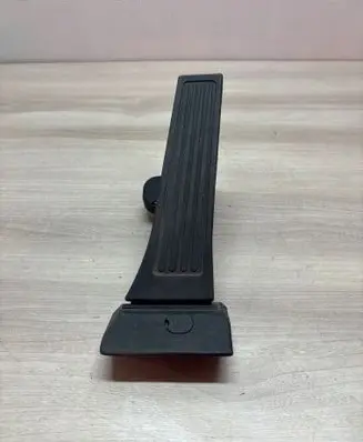 Hyundai Santa Fe Accelerator throttle pedal 0GP1148A3B D4200