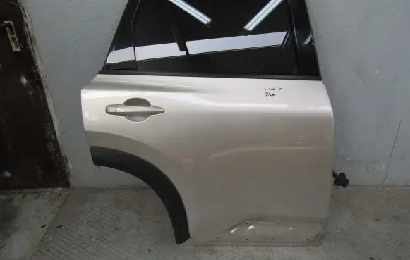 Nissan X-Trail T33 Rear door