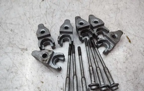 Audi A6 Allroad C7 Fuel Injector clamp holder