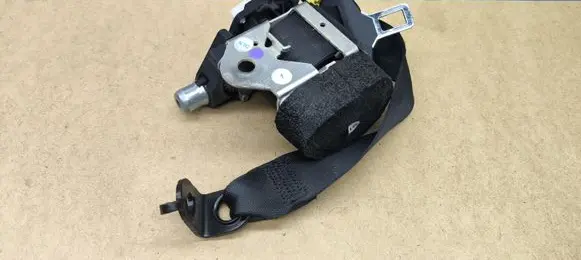 Mercedes-Benz E W212 Rear seatbelt A2128605385