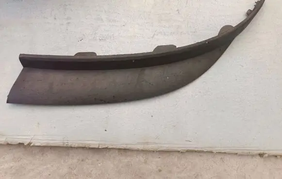 Front bumper lip