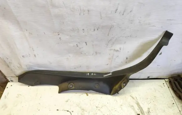 Volkswagen Polo III 6N 6N2 6NF Other sill/pillar trim element 6N4867765B