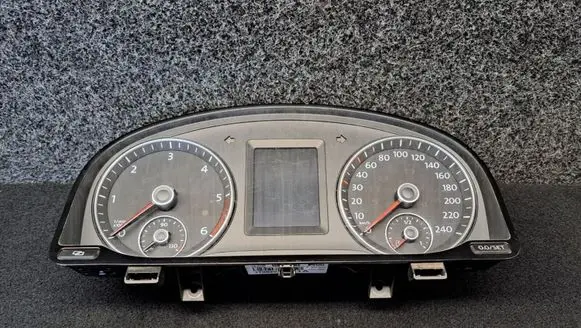 Volkswagen Touran I Speedometer (instrument cluster) 1T0920881A