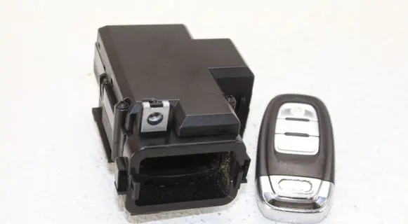 Audi A4 S4 B8 8K Ignition lock 8K0909131