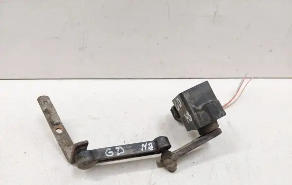 Mercedes-Benz R W251 Air suspension front height level sensor A0105427717