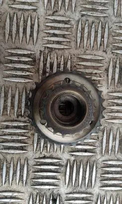 BMW 5 E39 Camshaft pulley/ VANOS 2247053