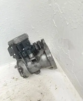 Mercedes-Benz E W211 EGR valve 00005320C2 109315 AC2053180068
