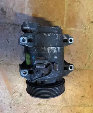 Volvo S60 Air conditioning (A/C) compressor (pump) 8684287 189E147997