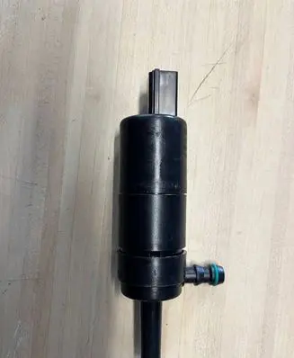 Skoda Octavia Mk2 (1Z) Windscreen/windshield washer pump