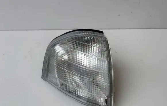 Mercedes-Benz C W202 Front indicator light 2028260843