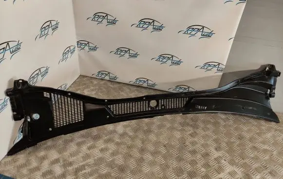 Toyota Avensis T220 Wiper trim 5578105040