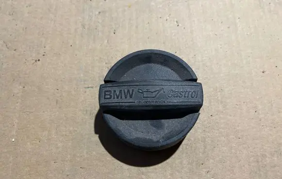BMW 3 F30 F35 F31 Oil filler cap 8507153
