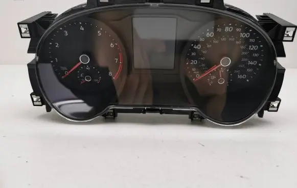 Volkswagen Tiguan Speedometer (instrument cluster) 5NA920950D