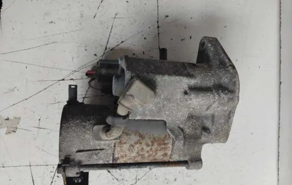 Toyota Yaris Starter motor 2810033080