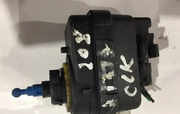 Headlight level adjustment motor