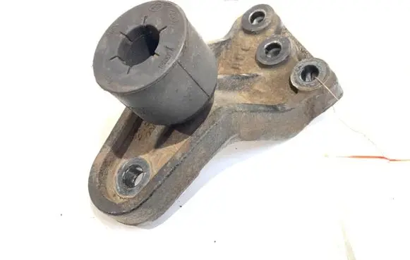 Hyundai ix35 Engine mounting bracket