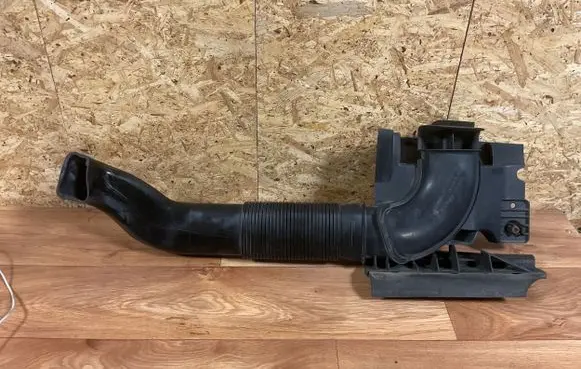Ford Mondeo MK IV Air intake duct part AG919E635AB 1061976S01