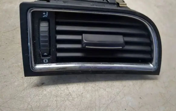 Skoda Superb B6 (3T) Dashboard side air vent grill/cover trim 3T0819702 W12001