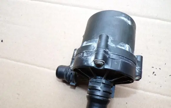 Peugeot 308 Electric auxiliary coolant/water pump 9833196380