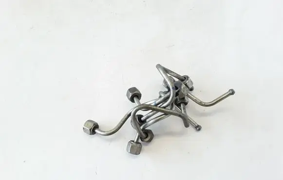 Fuel injector supply line/pipe