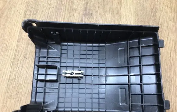 Volvo XC90 Fuse box cover 31398057 K067R
