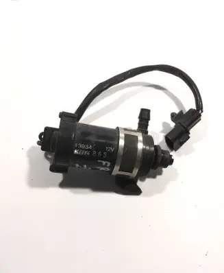 Land Rover Freelander 2 - LR2 Headlight washer pump 13934