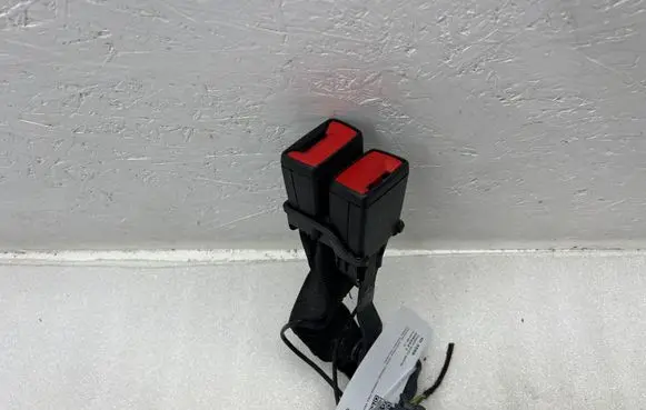 Audi Q2 - Rear seatbelt buckle 81A857739