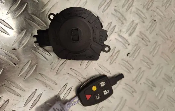 Volvo V50 Ignition lock 30667665