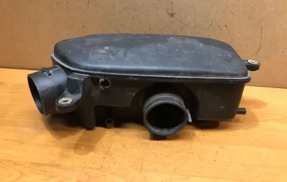 Subaru Impreza II Air filter box