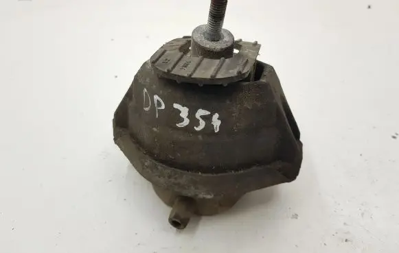 BMW 5 E60 E61 Engine mount bracket 6761092