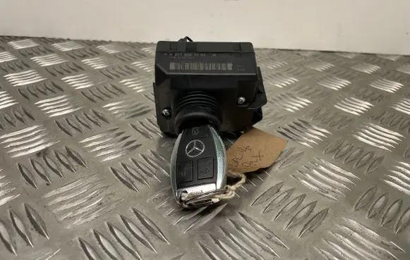 Mercedes-Benz C W204 Ignition lock A2079057101
