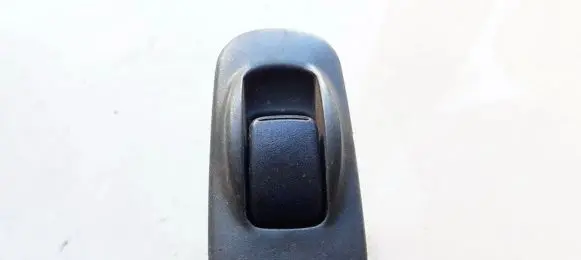Mitsubishi Galant Electric window control switch MR225476