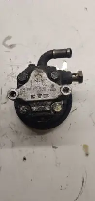 Volkswagen PASSAT B5.5 Power steering pump 800145177qe6